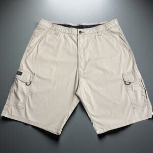 Wrangler Men's Khaki Cargo Shorts Size 40 Waist With A 10” Inseam. Look unworn